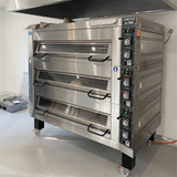 Commercial oven with multiple decks and control panel, analogue commercial oven, easy to use commercial oven, easy to use bakery oven, bakers oven melbourne, bakers oven sydney, carlyle ultima deck oven best oven to buy, best commercial ovens to buy 