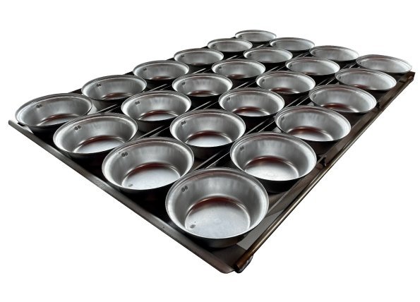 Pie pallet, R1WF, R1WF2418, wide flange trays, wide flange pie tins, pie tin trays, pie tin pallets, carlyle pie tins, carlyle pie pallets, bakery pie equipment, bakery equipment gold coast, bakery equipment qld, bakery equipment brisbane, bakery quipment melbourne, bakery equipment sydney